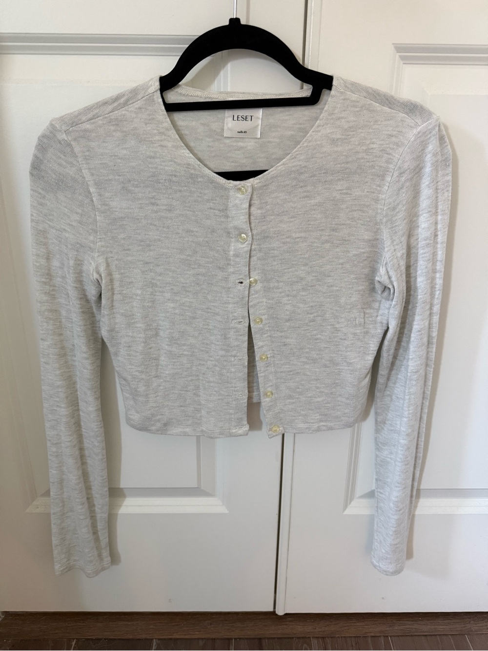 EUC LESET Light Gray Cropped Button-Up Cardigan